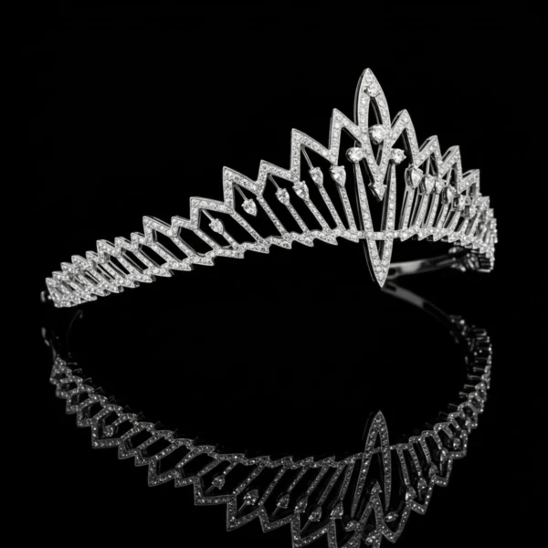 Elegant silver Élan Tiara with intricate diamond detailing.