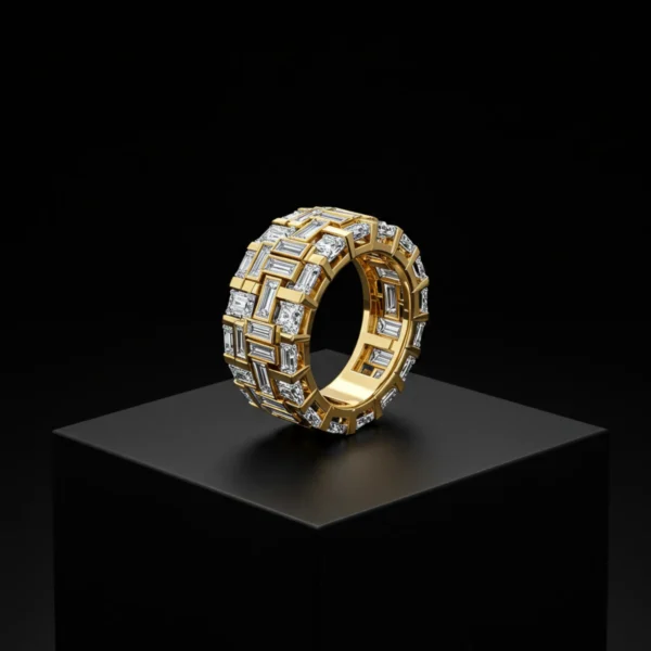 Gold band ring with emerald-cut diamond pavé on black pedestal.